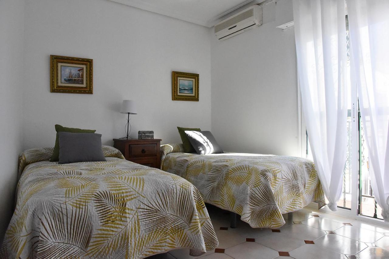 Room Martinez Севилья Экстерьер фото