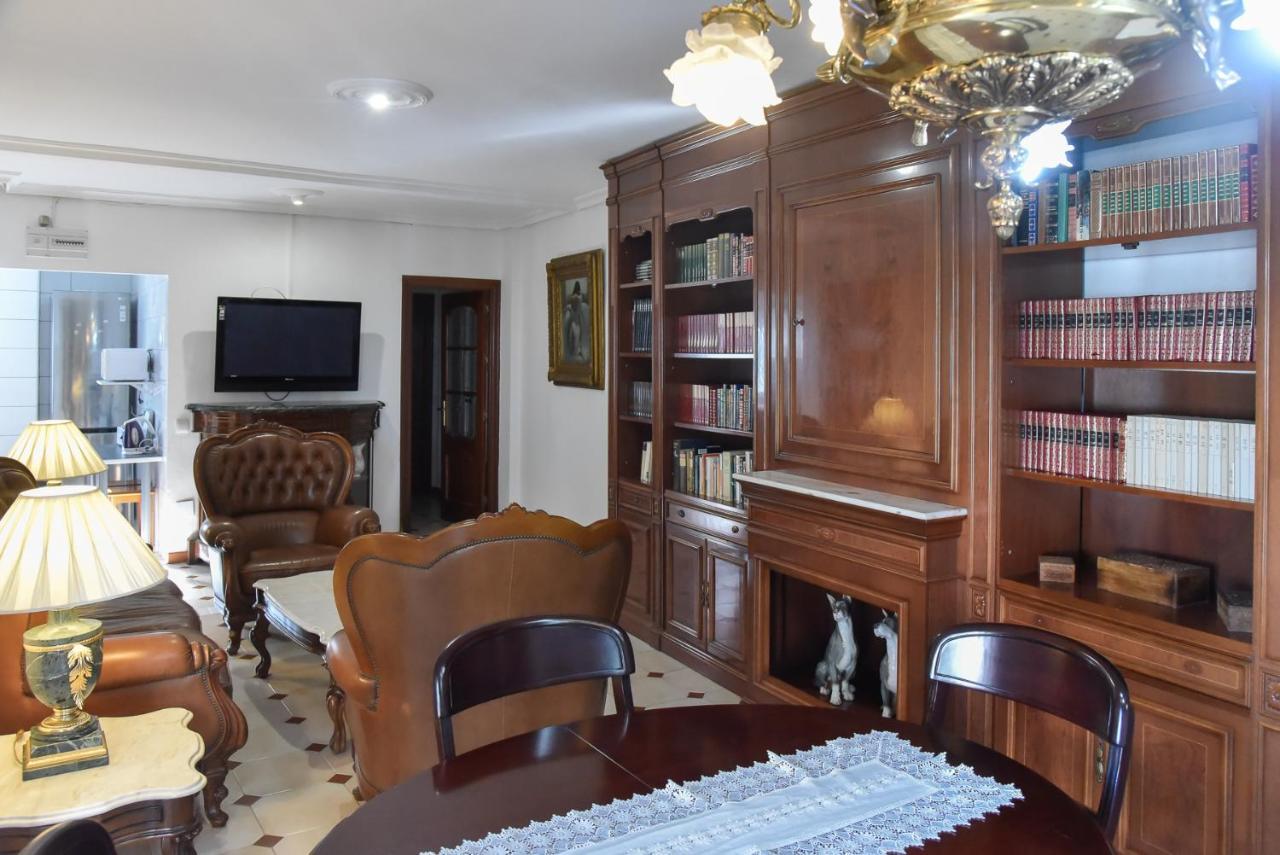 Room Martinez Севилья Экстерьер фото