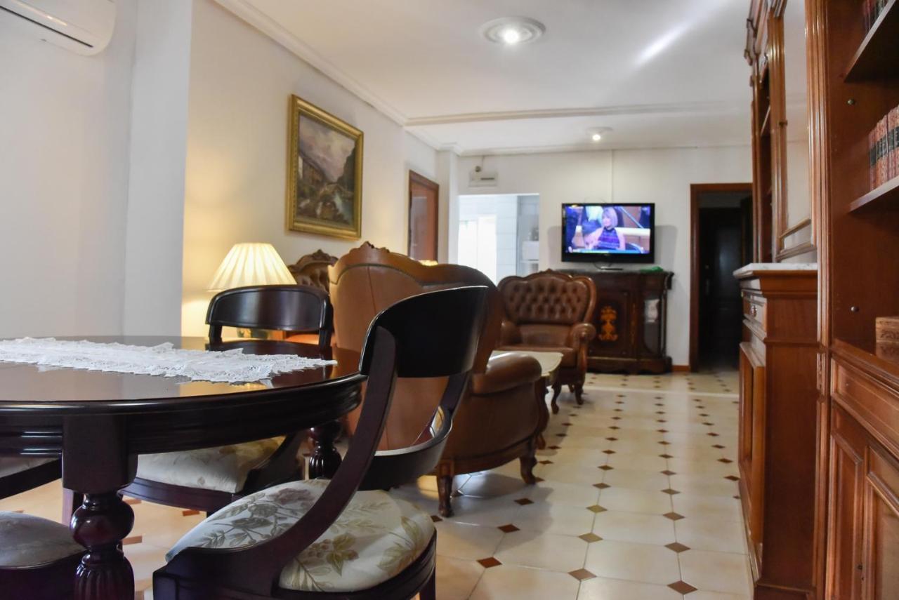 Room Martinez Севилья Экстерьер фото
